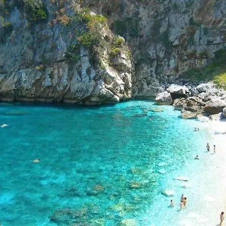 Casa vacanze Meli Sea-view
